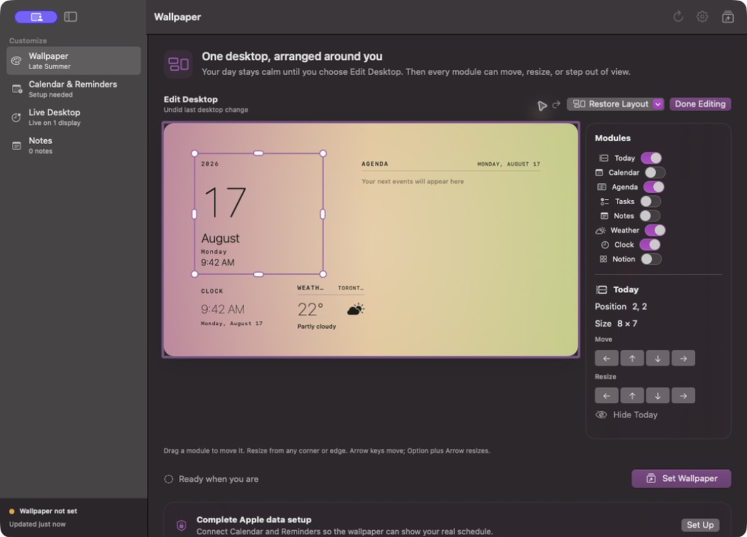 Live Wall Calendar Edit Desktop mode with a selected module, eight resize handles, module visibility switches, and move and resize controls